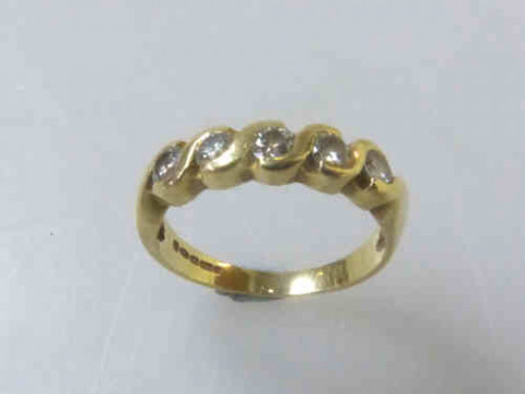 Five Stone Diamond and 18ct Gold Ring, Size N