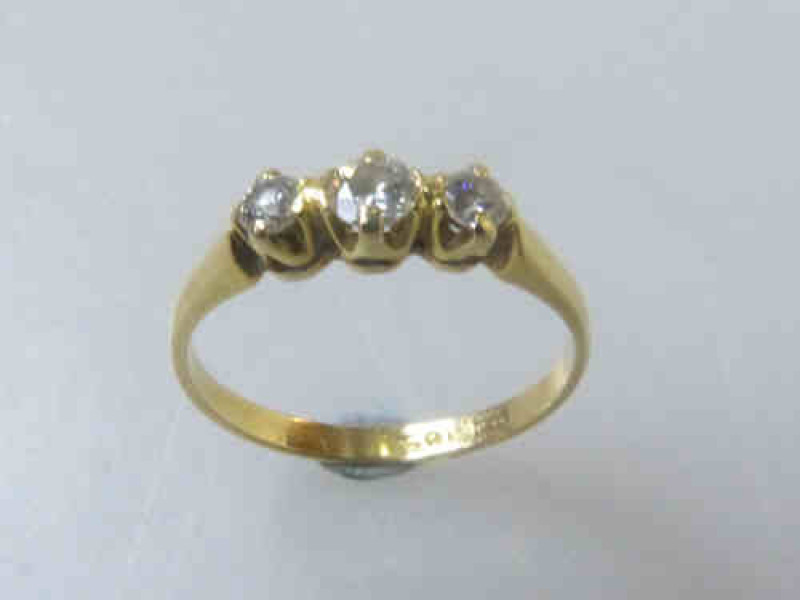 Three Stone Diamond and 18ct Gold Ring, Size P