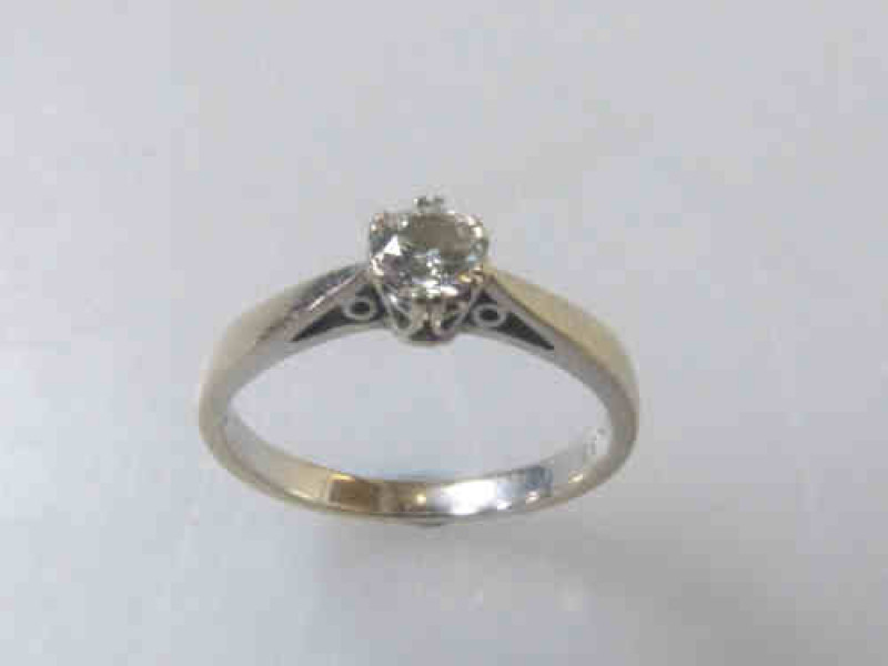 Single Stone Diamond and 18ct Gold Ring, Size O