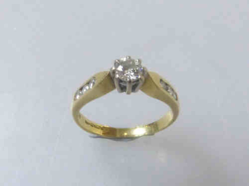 Diamond and 18ct Gold Ring, Size J 1/2