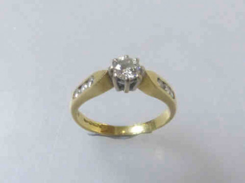 Diamond and 18ct Gold Ring, Size J 1/2