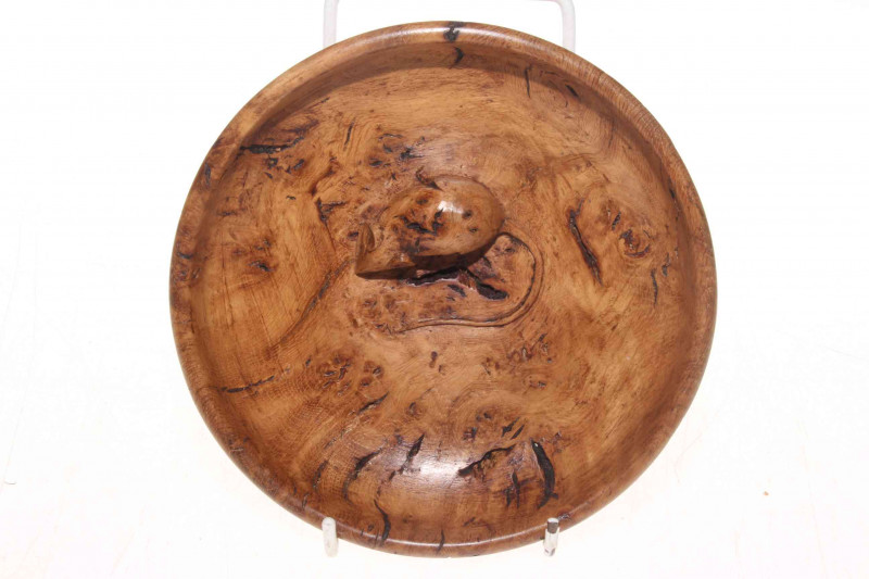 Unusual and rare Robert Thompson of Kilburn 'Mouseman' burr oak nut bowl, 16cm diameter.