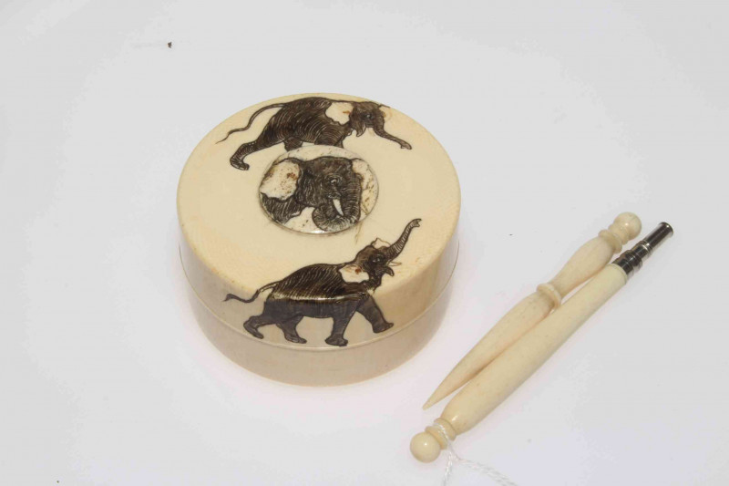 1920's ivory ring box with elephant decoration and two sewing implements (3).