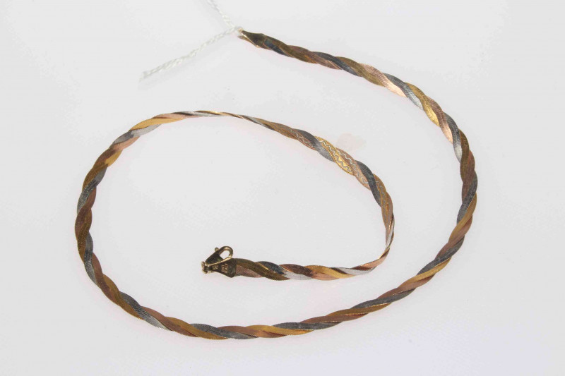 Italian 9 carat three colour gold necklace, 40cm.