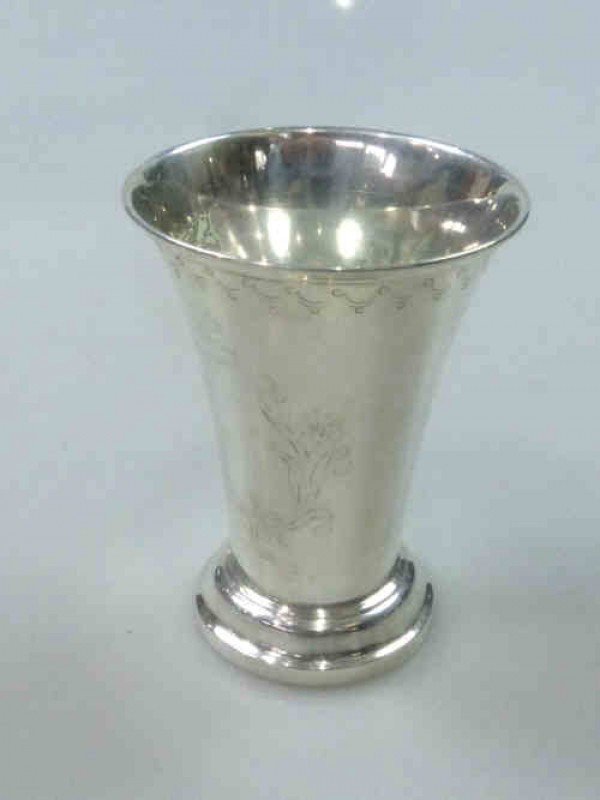 Swedish Silver Vase of Beaker Form 1902, 2.6 Troy ozs