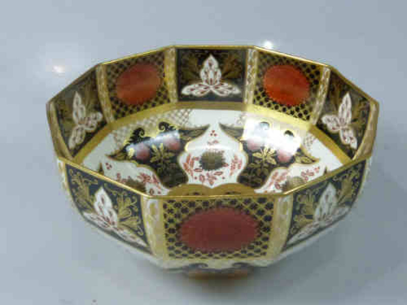 Abbeydale 'Chrysanthemum' Octagonal Bowl