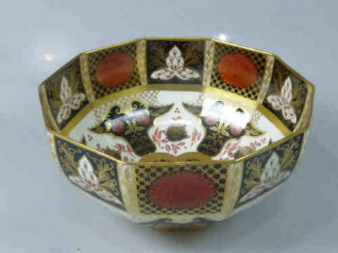 Abbeydale 'Chrysanthemum' Octagonal Bowl