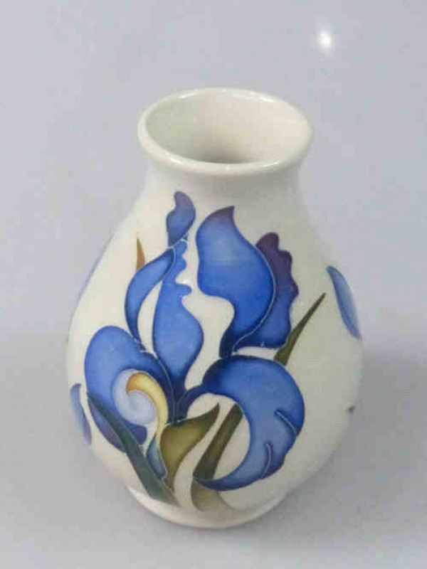 Moorcroft Vase Dated 2009