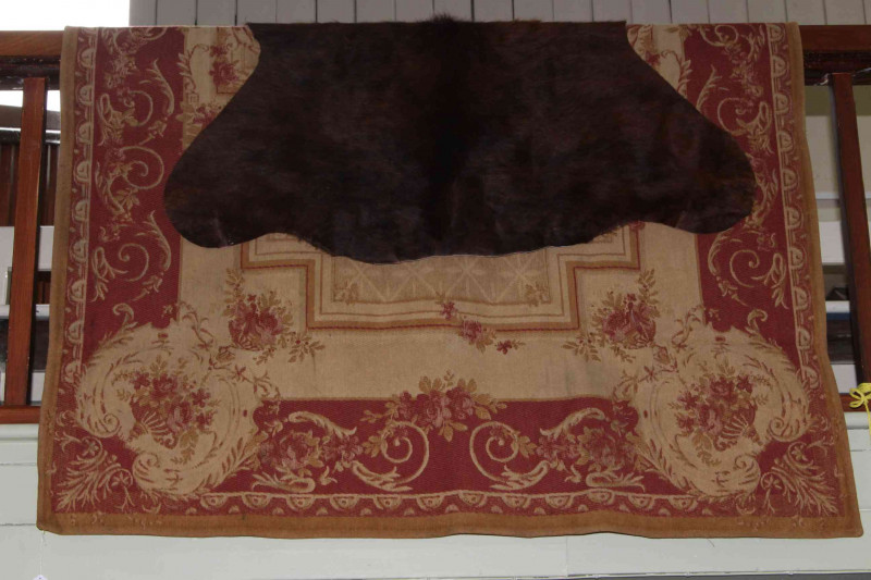 Laura Ashley Abusson rug 2.03 by 1.53 and skin rug (2).