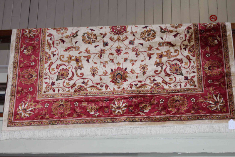 Keshan carpet with a beige ground, 2.80 by 2.00.