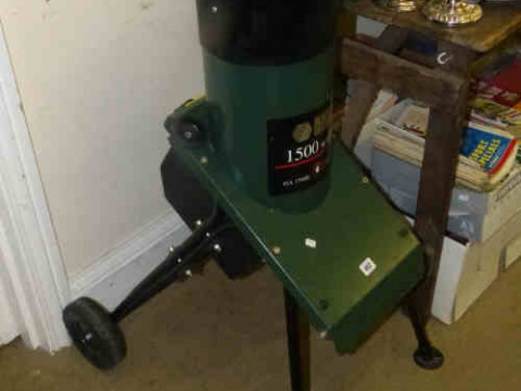 Black and Decker 1500 watt Garden Shredder