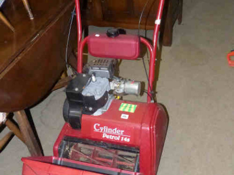 Suffolk Punch Cylinder 14s Petrol Lawn Mower