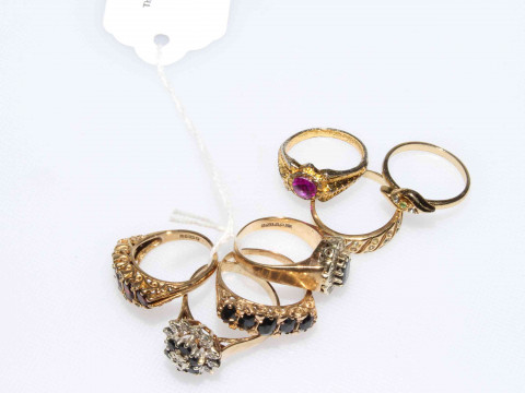 Four 9 carat gold gem set rings and three others (7).