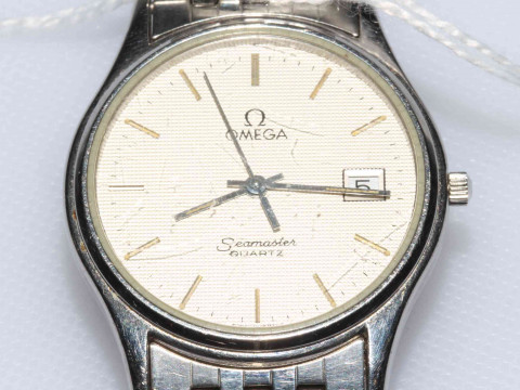 Boxed Omega Seamaster Quartz Date stainless steel wristwatch, with bracelet...