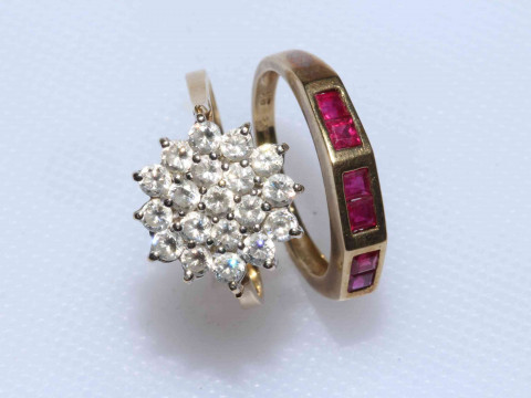9 carat gold cluster ring and 9 carat gold ruby set ring (2).