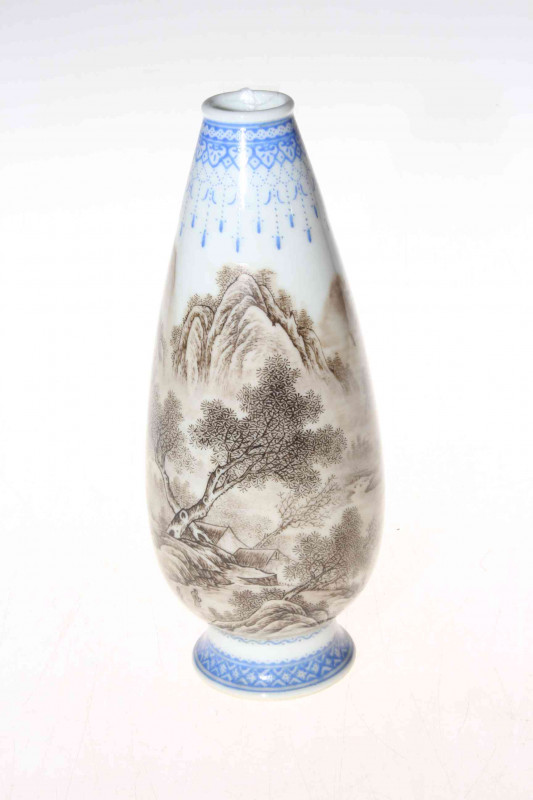 Chinese landscape vase, 20cm.