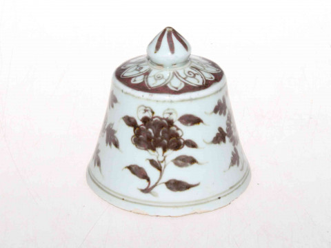Unusual brown and white floral Chinese lid, 12cm.