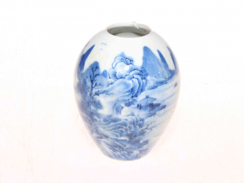 Chinese blue and white pot, 12cm.