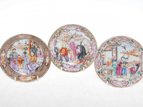Three Chinese saucers, Mandarin style, 12cm.