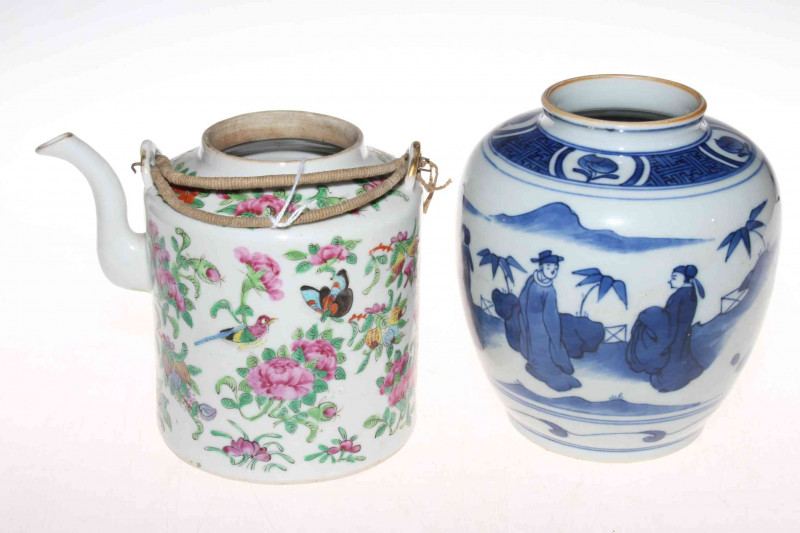 Blue and white Chinese vase and a Chinese teapot decorated with bid and flora, 17cm and 15cm (2).