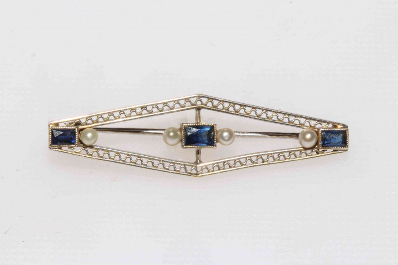 15ct white gold brooch set with sapphires and seed pearls