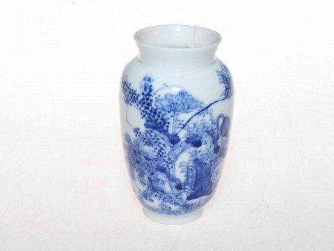 Small Chinese blue and white vase