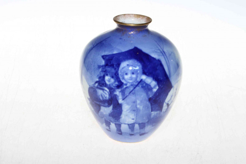 Royal Doulton blue and white childrens vase 